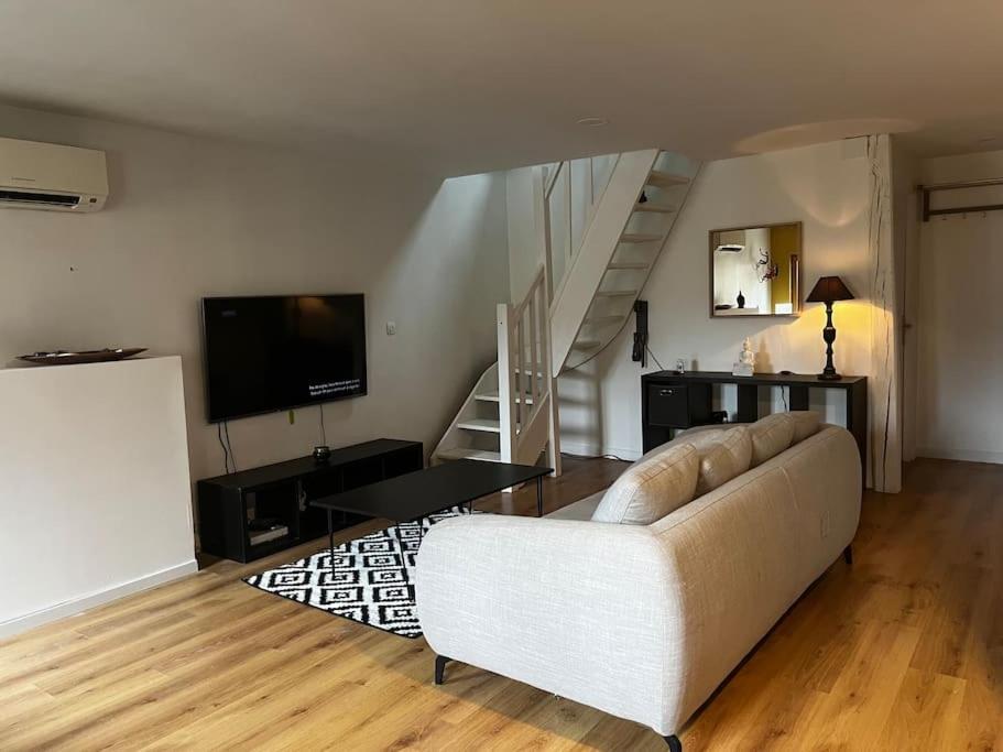בורז'ה Superbe Appartement Centre Ville מראה חיצוני תמונה